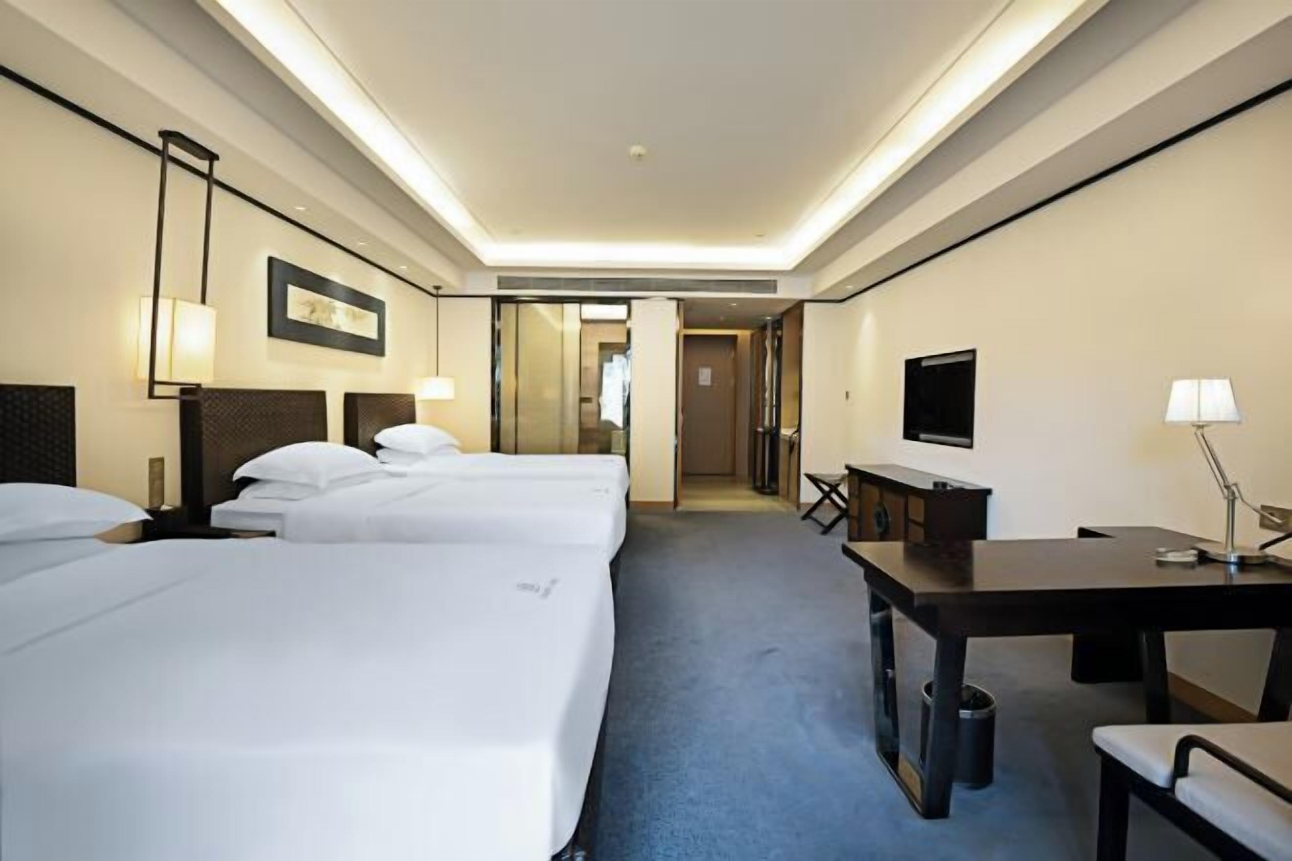 Minibar, desk, rollaway beds, free WiFi