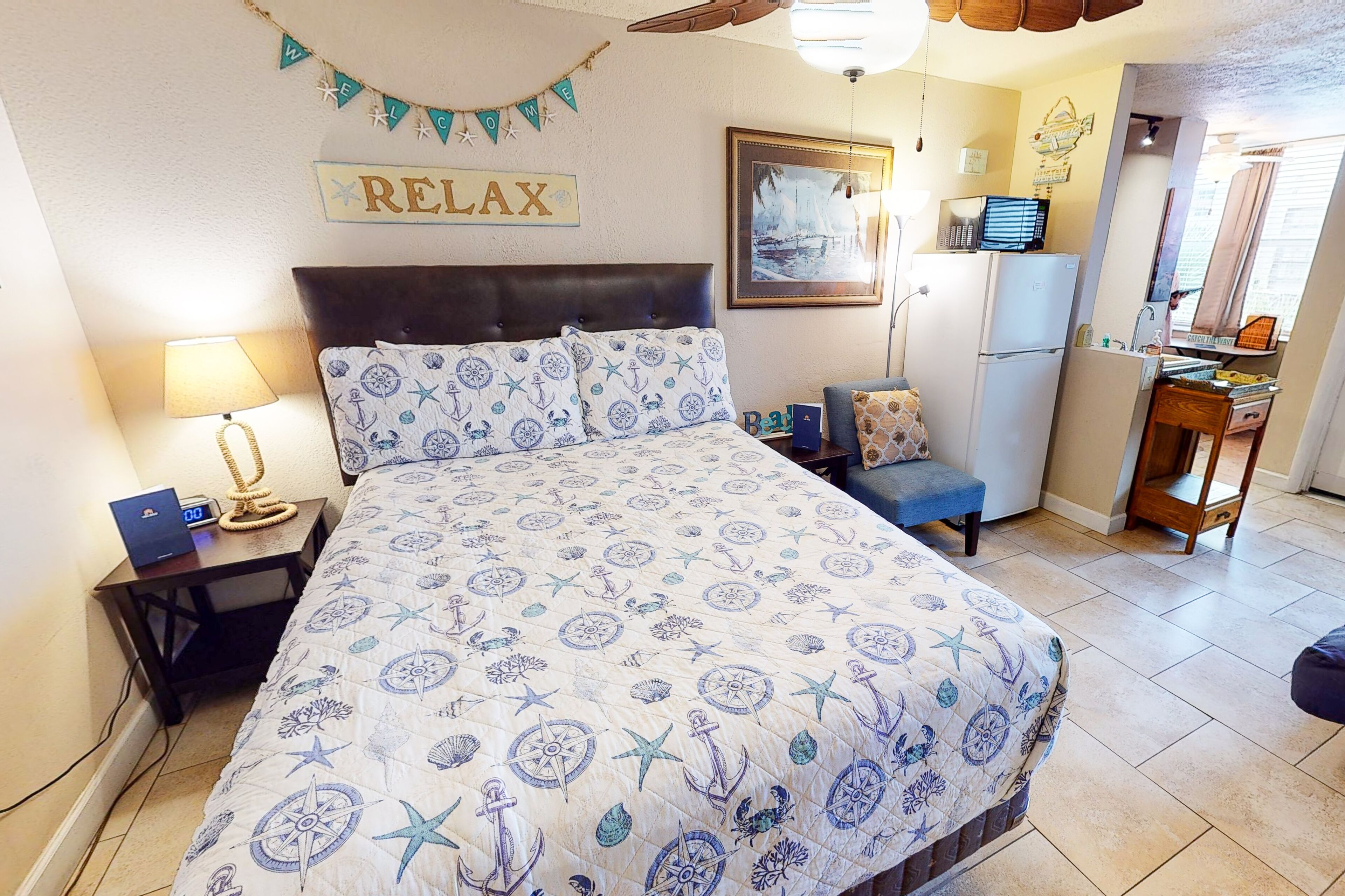 Oceanfront Studio with Private Balcony, Shared Pool, Beach Access, & WiFi