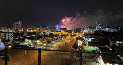 Stylish & spacious 1 BRM king bed apartment with City view