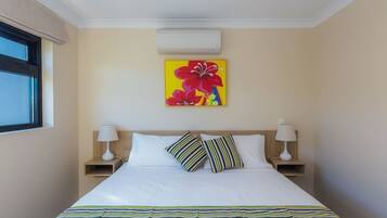 2 slaapkamers, een strijkplank/strijkijzer, gratis wifi, beddengoed