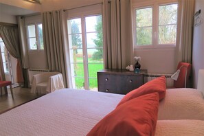 1 bedroom, iron/ironing board, free WiFi