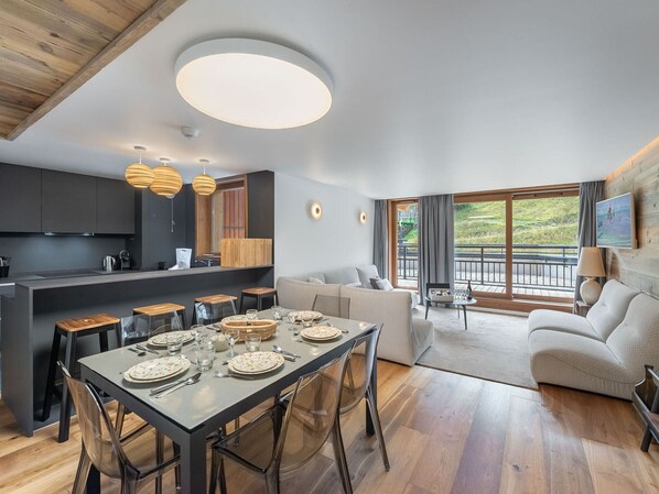 Interior - Modern apartment - Courchevel Village - Ski-in/ski-out with parking and wifi (Courchevel 1550)