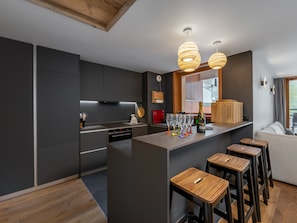 Fridge, microwave, oven, dishwasher