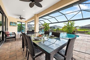 Outdoor dining - Silhouette - Upscale Home with Relaxing Outdoor Living (Cape Coral)