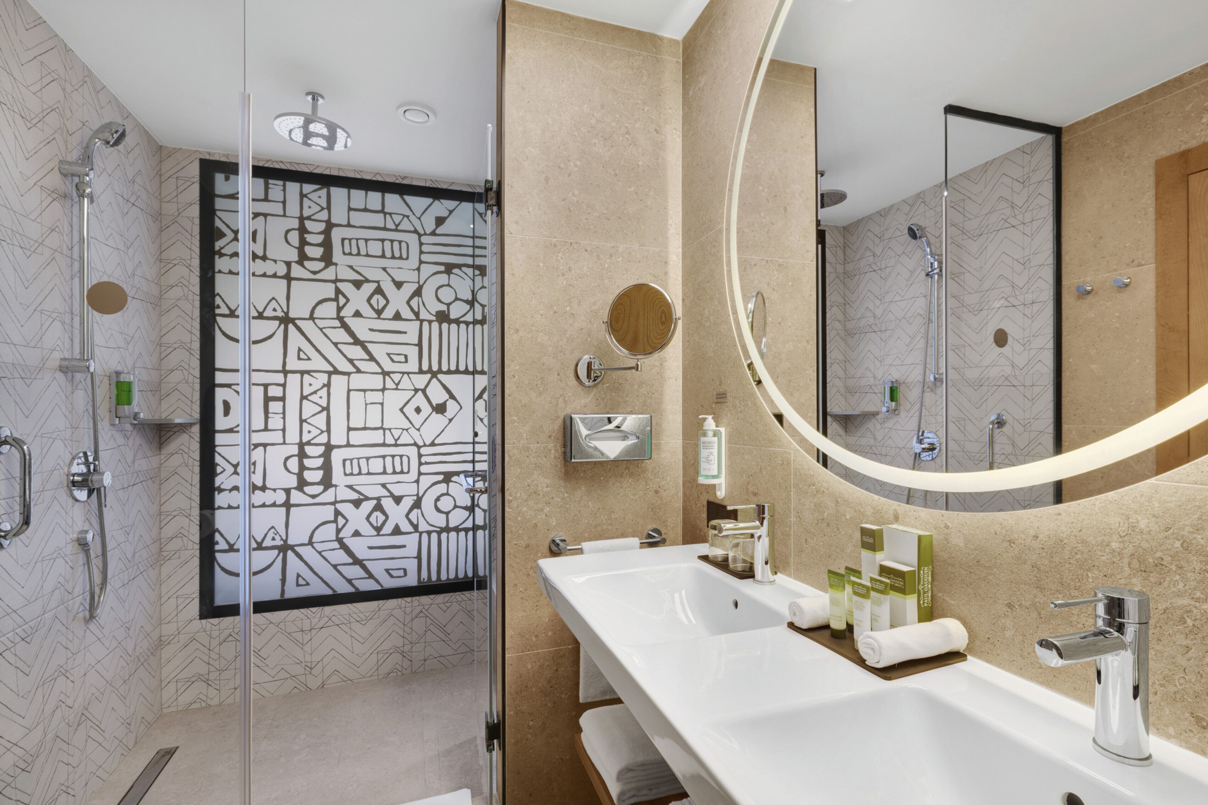 double room (swim-up - adults only) | bathroom | shower, eco-friendly toiletries, hair dryer, towels