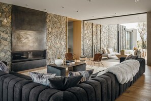 Interior - 'Echo Estate' Architectural masterpiece w/ 4 suite (Rancho Mirage)