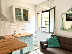 Smart-TV, videospill, bøker og stereoanlegg