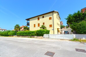 Exterior - Apartment 1624/16708 (Istria - Novigrad), 600m from the beach (Novigrad)