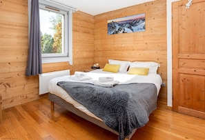 Double bedroom - Le Paradis 25 Apartment, Skiing, Chamonix All Year (Chamonix-Mont-Blanc)