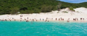 Una playa cerca