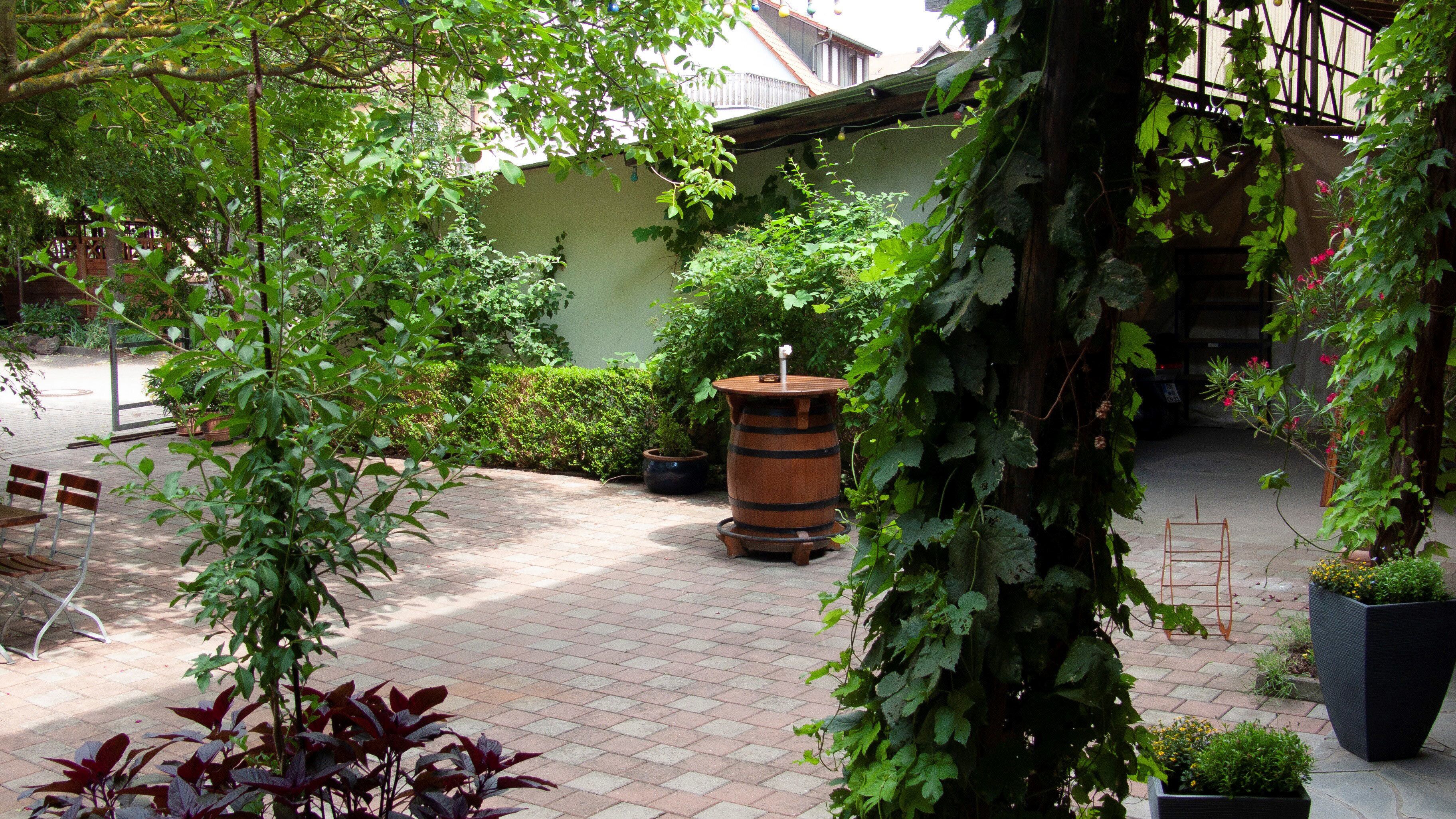 Apartmenthaus "Zum Birnbaum" (Roßtal)-Biergarten