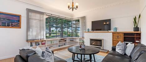 TV connectée, cheminée