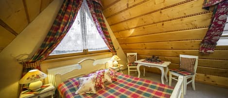 Traditionellt dubbelrum | Vardagsrum | Platt-tv