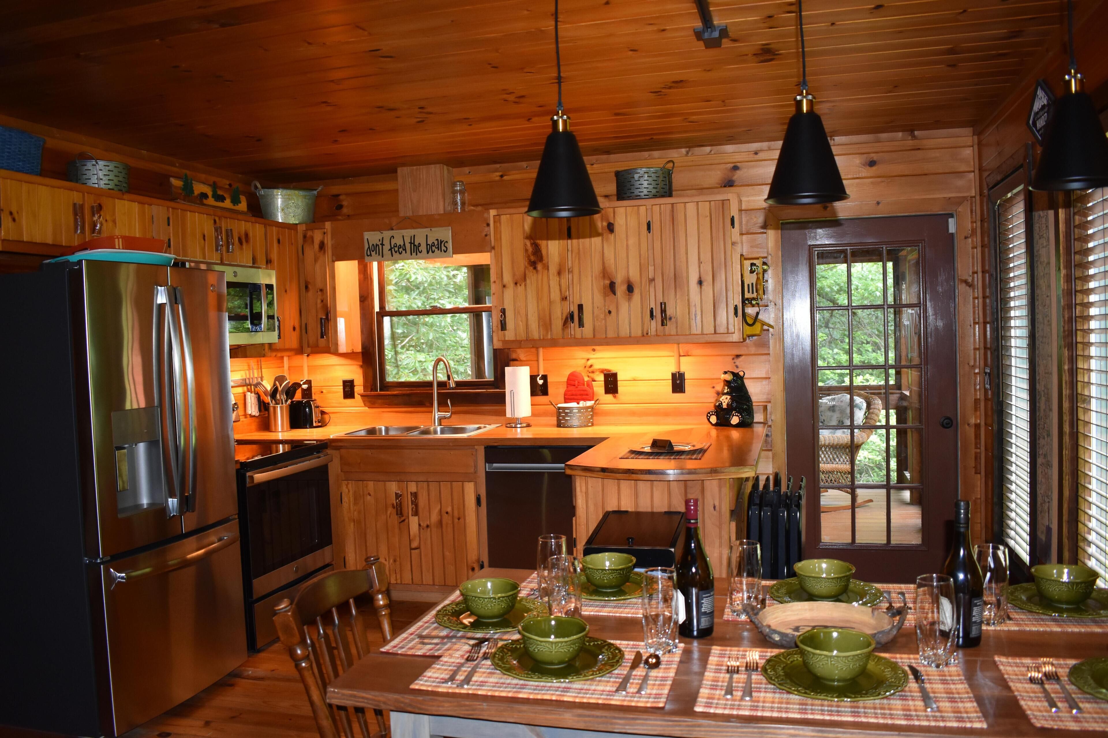 Trout Creek Lodge - stunning North Georgia creekfront near Springer Mountain