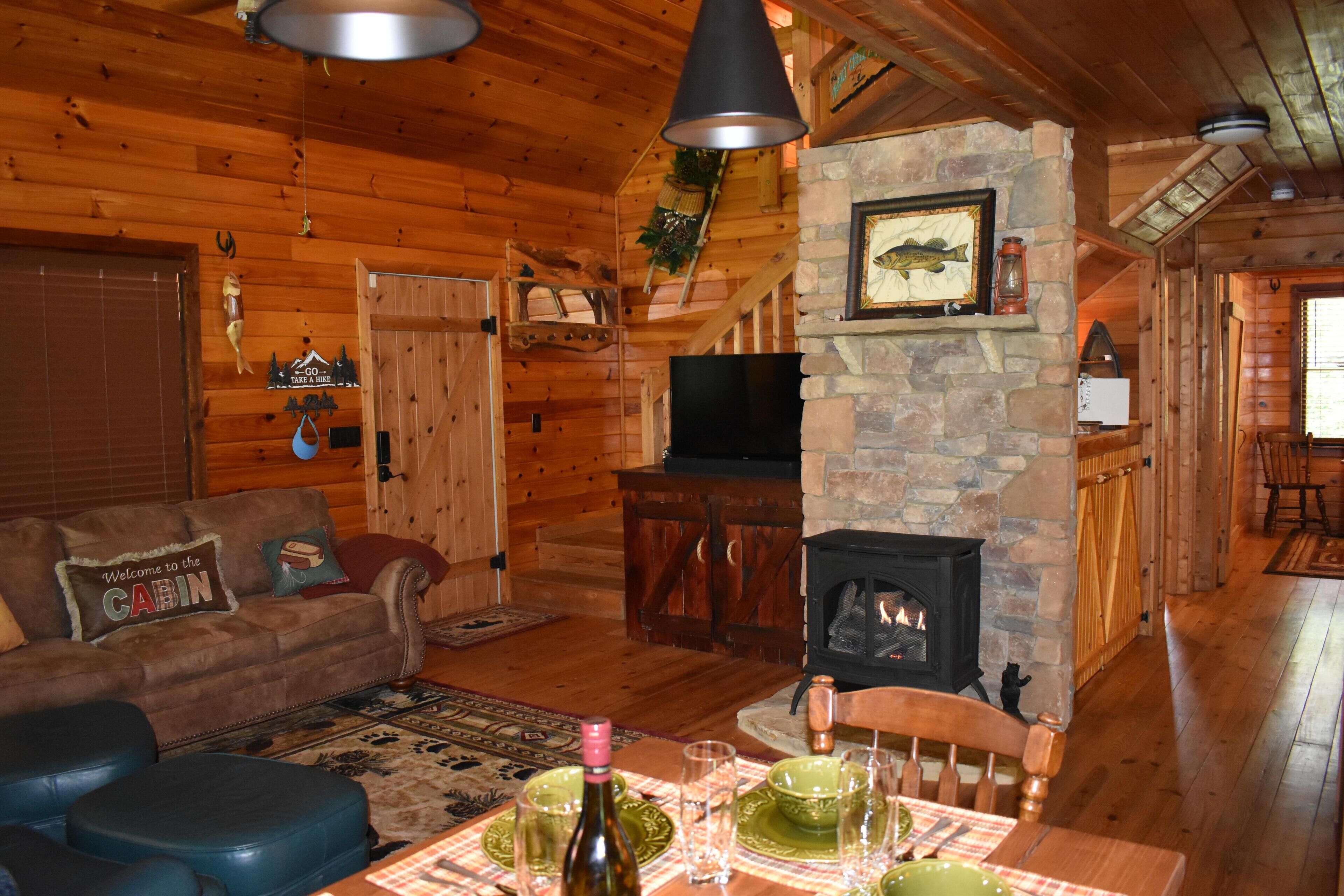 Trout Creek Lodge - stunning North Georgia creekfront near Springer Mountain