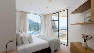 2 bedrooms, desk, iron/ironing board, WiFi