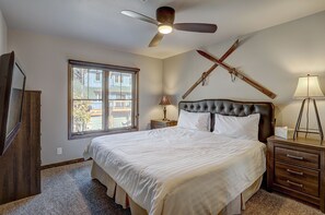 2 bedrooms, desk, iron/ironing board, free WiFi
