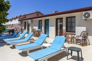 Outdoor dining - Marcan Beach Hotel (Fethiye)