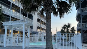 Property grounds - Gorgeous Ocean Views - 1 min walk to beach access! (Atlantic Beach)