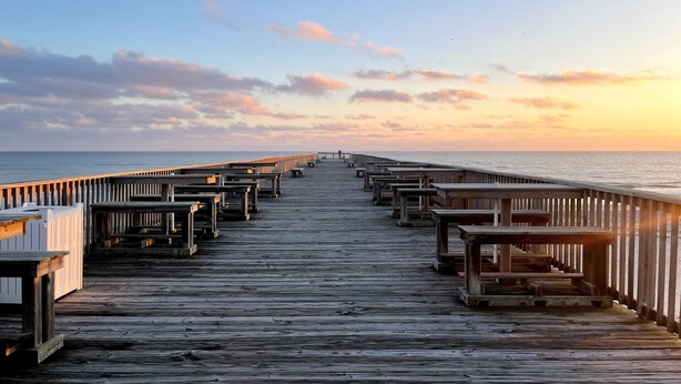 Outdoor dining - Gorgeous Ocean Views - 1 min walk to beach access! (Atlantic Beach)