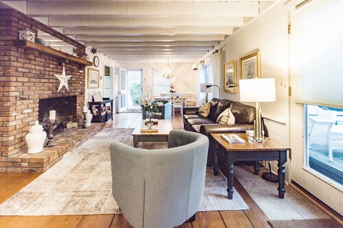 Charming Vineyard Saltbox + Ferry Tickets
