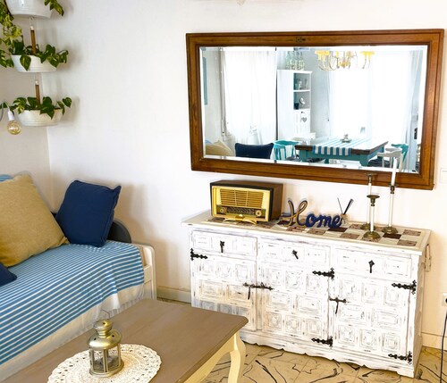 Sweet Dreams. Luminous with balcony, centrally located, ideal for couples and families (2-4 pax).