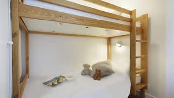 1 habitación, cunas gratuitas, wifi gratis y ropa de cama