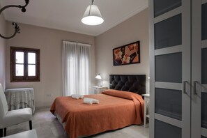 2 dormitorios, tabla de planchar con plancha, wifi y ropa de cama