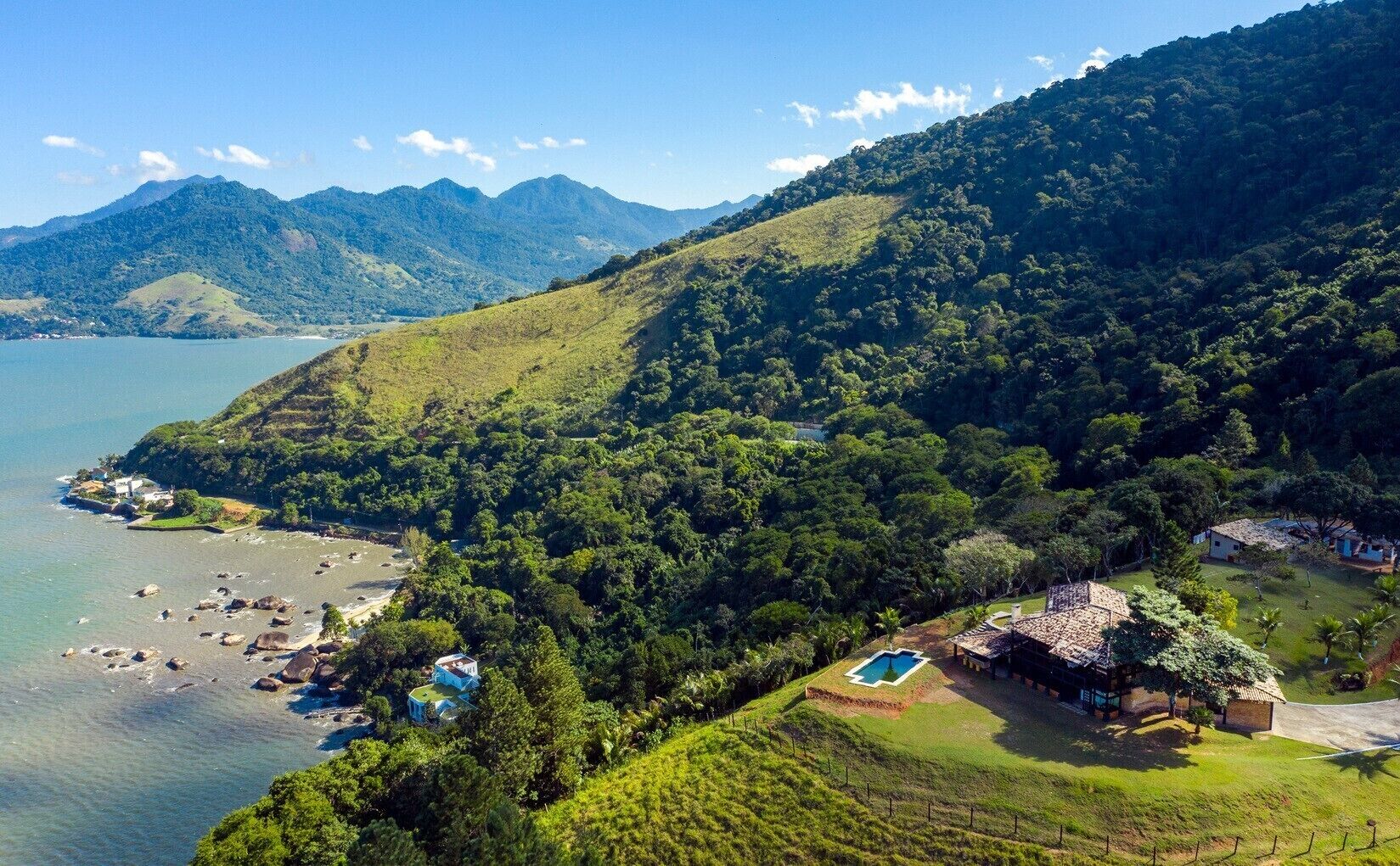 Pine Hills Exclusive? Piscina Vista 360 mar