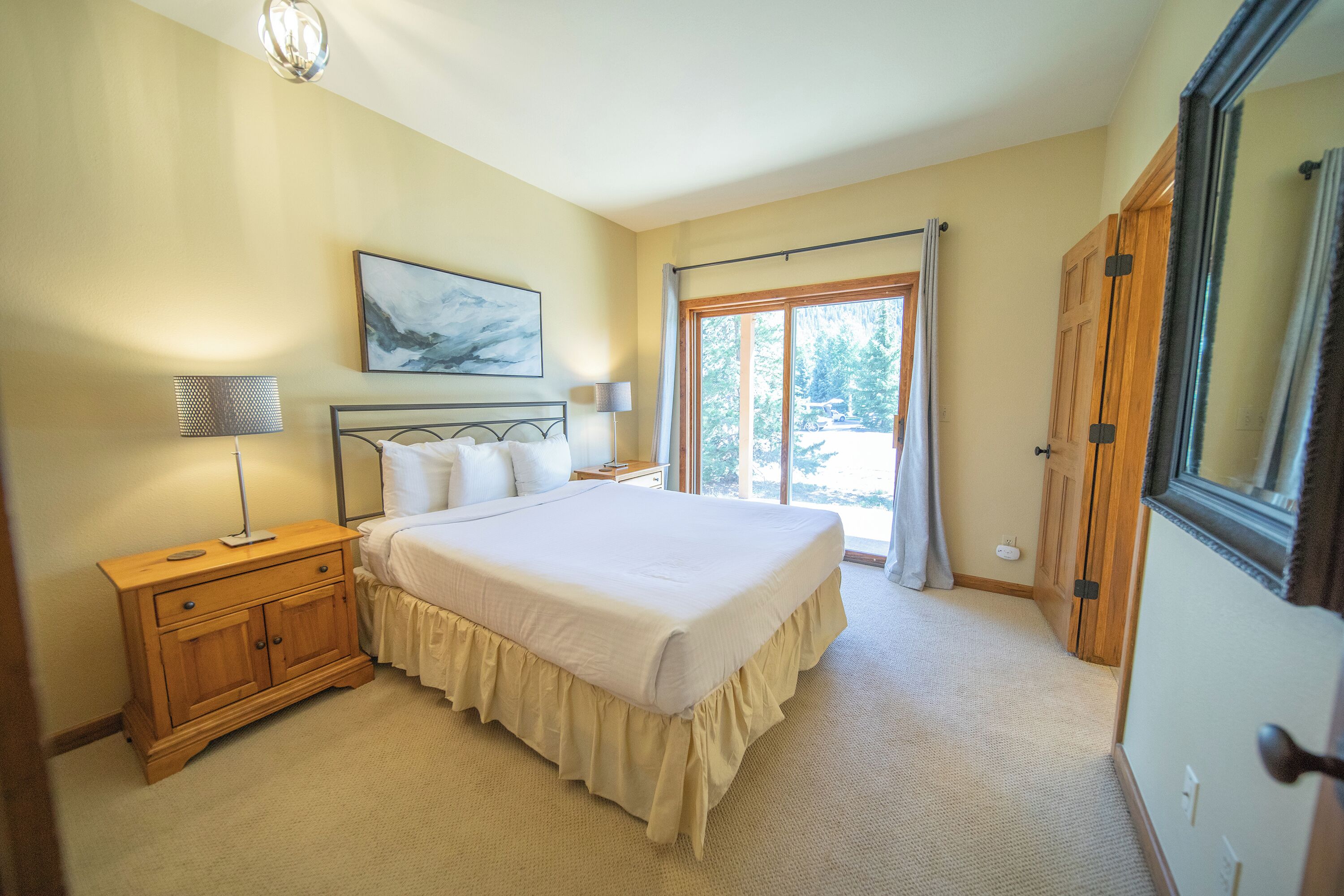 Modern Townhome w/Game Room, Perfect for Groups!