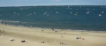 ARCACHON Eyrac Front de mer Apartment 65 M2 with large private terrace