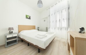 1 bedroom, free WiFi, bed sheets