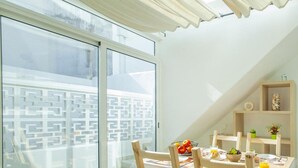 Dining - A46 - Oliveira Downtown Apartment (Lagos)