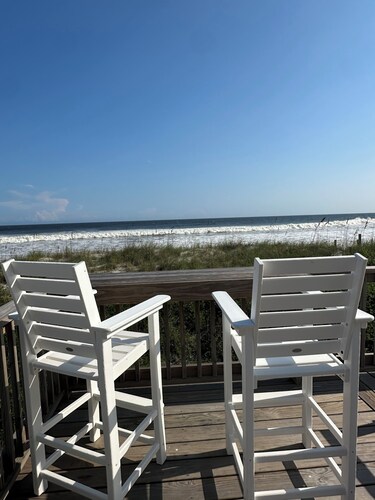Exquisite Views! It “Shore is Beautiful" here! 5 Bed / 2 Bath Ocean Front Home.