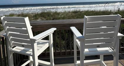 Exquisite Views! It “Shore is Beautiful" here! 5 Bed / 2 Bath Ocean Front Home.