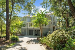 Exterior - Spacious home, easy beach access (Kiawah Island)