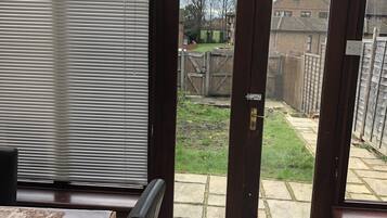 Rumah | Makan di kamar