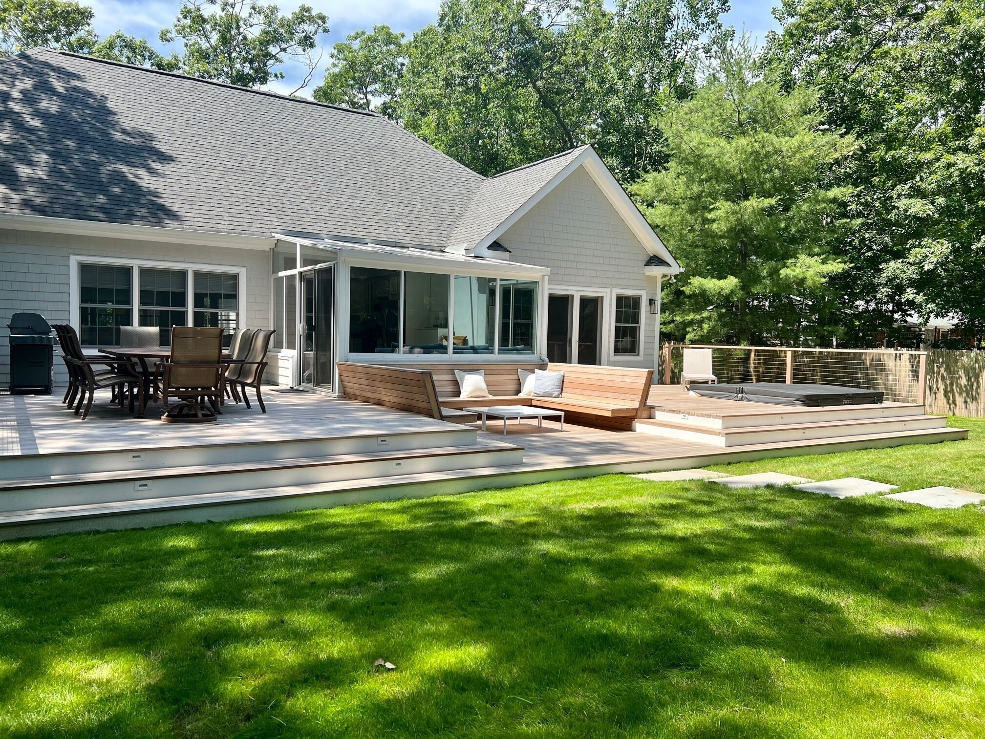 East Hampton - Private Clearwater Beach Association w/ beach,  pool and hot tub!