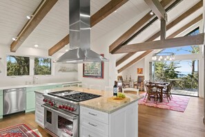 Fridge, microwave, oven, dishwasher - Pebble Beach's Empire (Pebble Beach)
