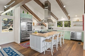 Réfrigérateur, micro-ondes, four, lave-vaisselle