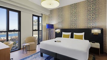 1 bedroom, hypo-allergenic bedding, memory-foam beds