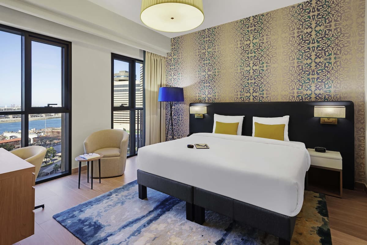 1 bedroom, hypo-allergenic bedding, memory-foam beds