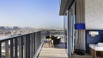 Rom, 1 soverom, byutsikt | Allergitestet sengetøy, memory foam-senger og individuelt dekorert