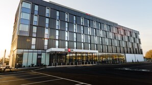 Uklassifisert bilde, 2 av 17, knapp