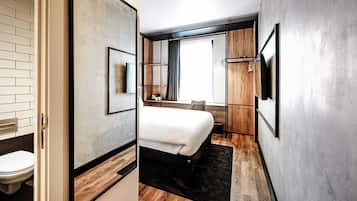 Desk, laptop workspace, soundproofing, free WiFi