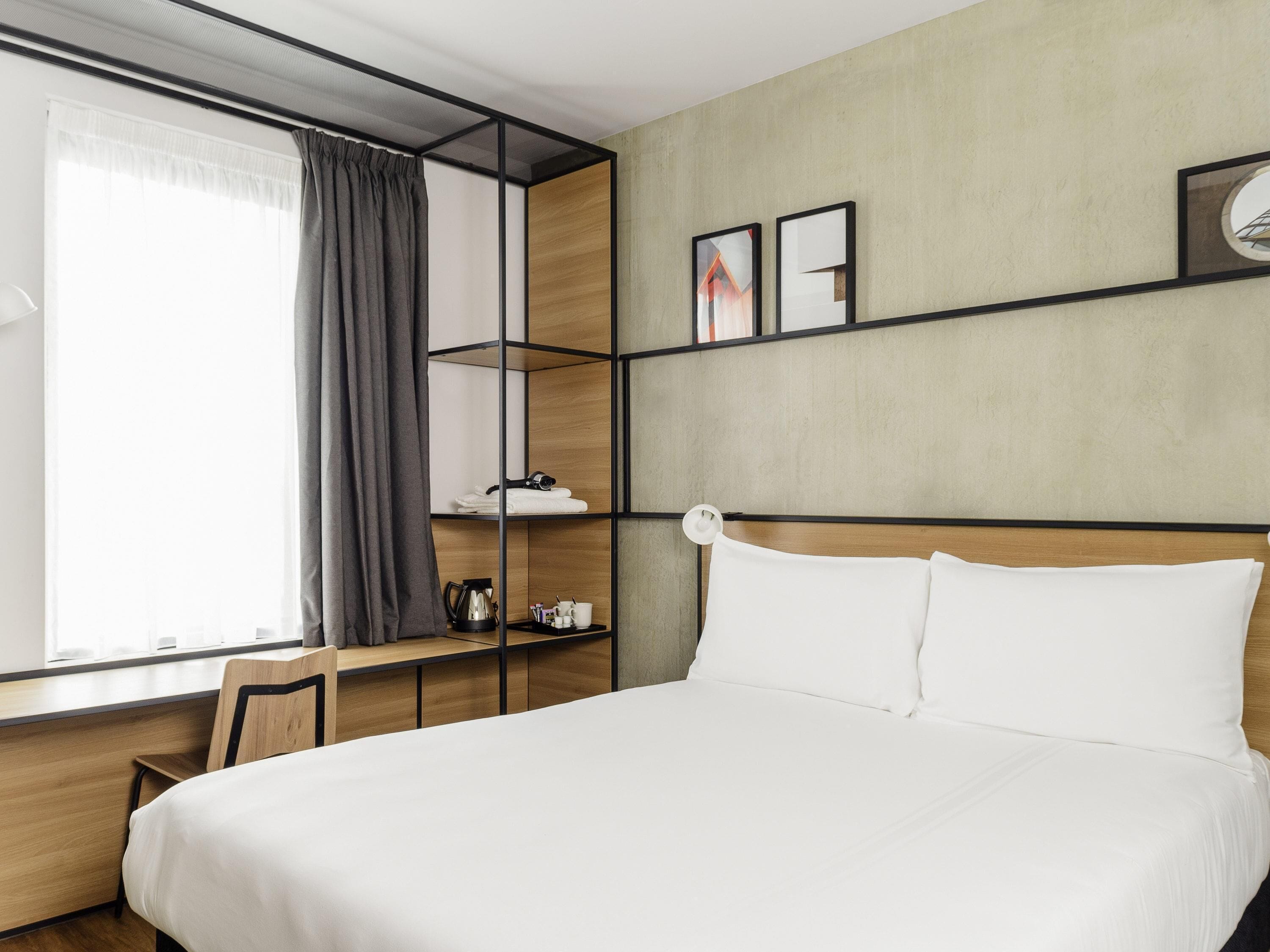 Standard Double Room, Ensuite | Desk, laptop workspace, soundproofing, free WiFi