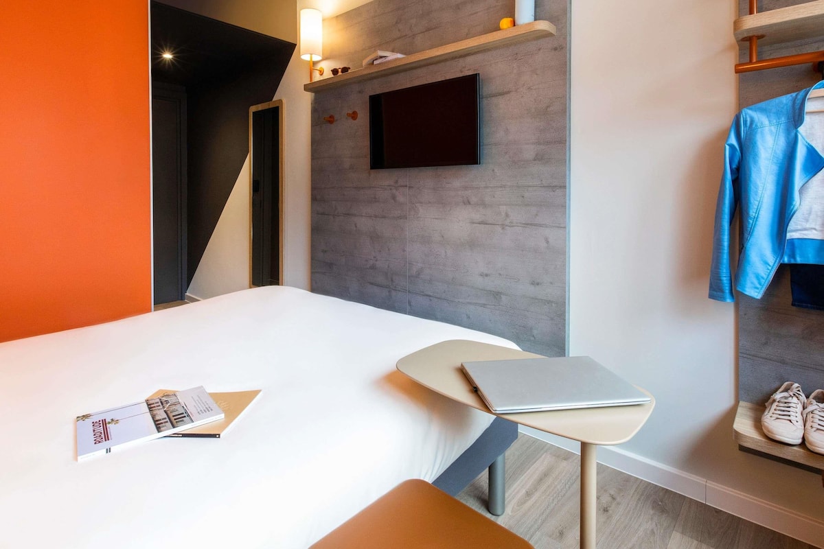 Habitació Deluxe, 1 llit doble | Roba de llit d'alta qualitat i matalassos amb encoixinament addicional