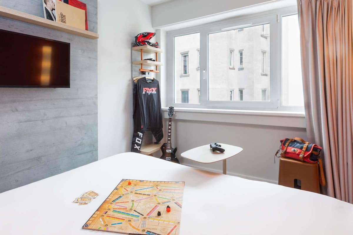 Standaard kamer, 1 tweepersoonsbed, toegankelijk voor mindervaliden | Luxe beddengoed, pillowtop-bedden, een bureau, verduisterende gordijnen
