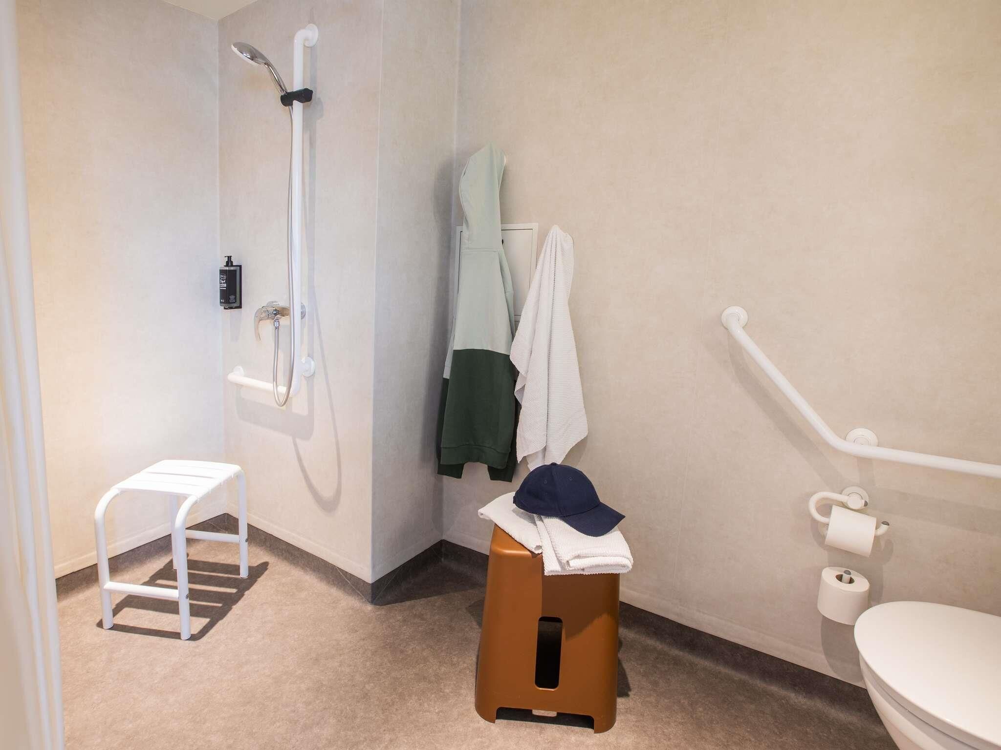 Hochwertige Bettwaren, Pillowtop-Betten, Schreibtisch