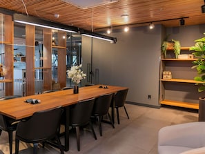 Meeting facility